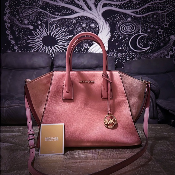 Michael Kors Handbags - Michael Kors Pink Satchel with Detachable Strap